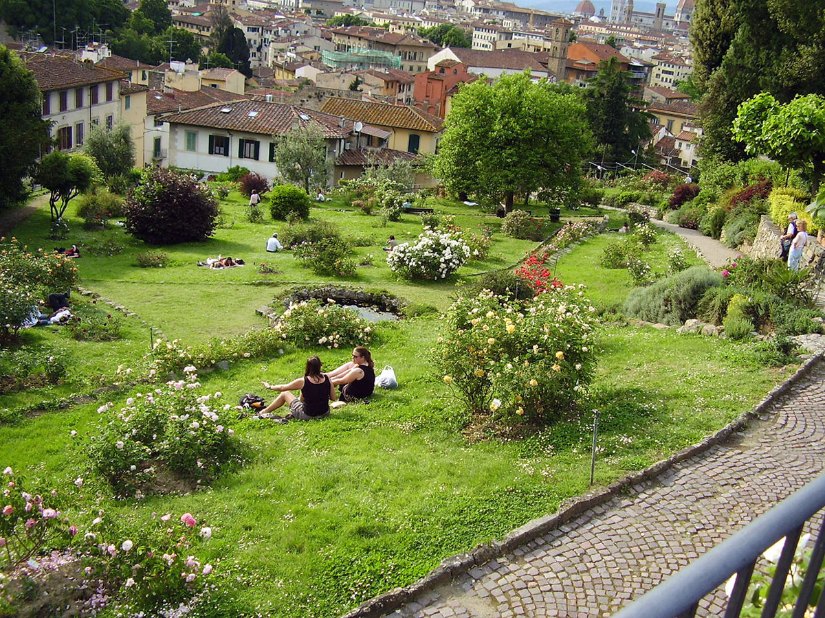 Visitare i giardini in fiore di Firenze in primavera